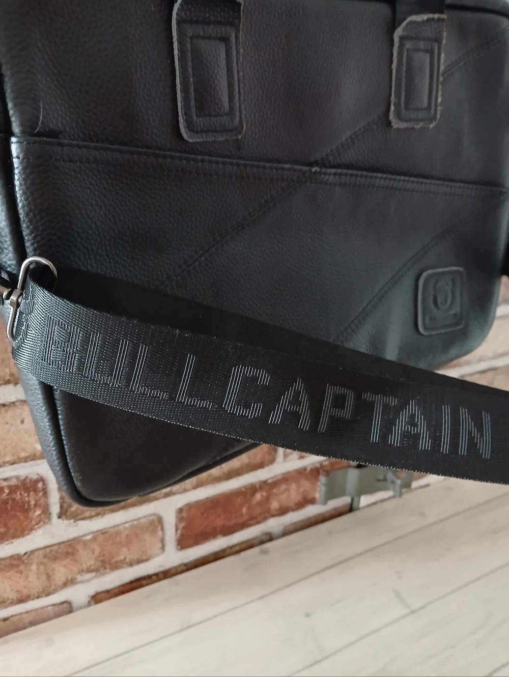 CAPTAIN BULL Black LEATHER Laptop Office BUSINESS Work TRAVEL Messenger BAG